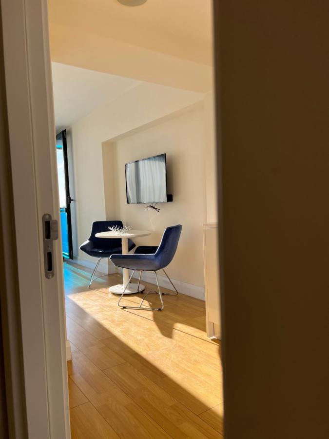 Orbi City Aparthotel Black Sea View Batoemi Buitenkant foto