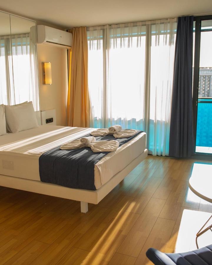 Orbi City Aparthotel Black Sea View Batoemi Buitenkant foto