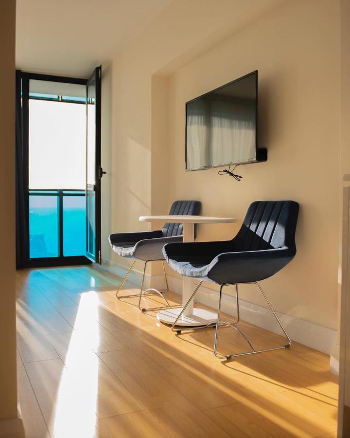 Orbi City Aparthotel Black Sea View Batoemi Buitenkant foto