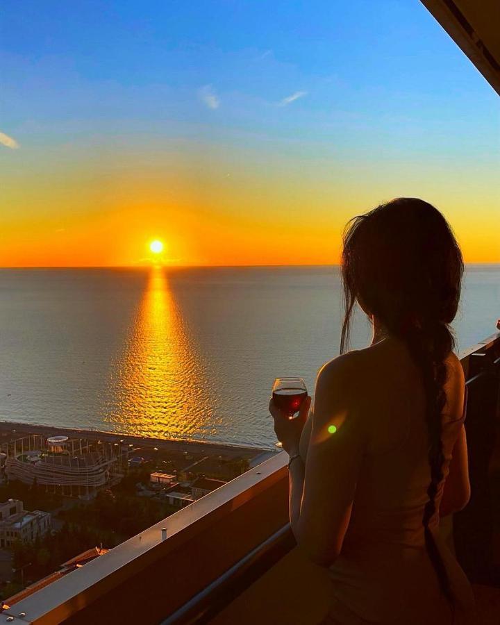 Orbi City Aparthotel Black Sea View Batoemi Buitenkant foto