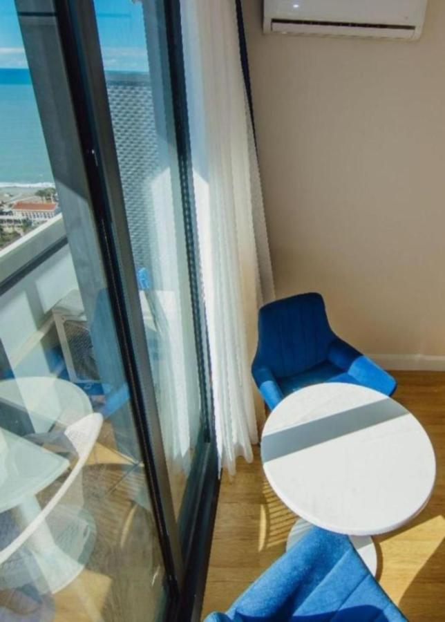 Orbi City Aparthotel Black Sea View Batoemi Buitenkant foto