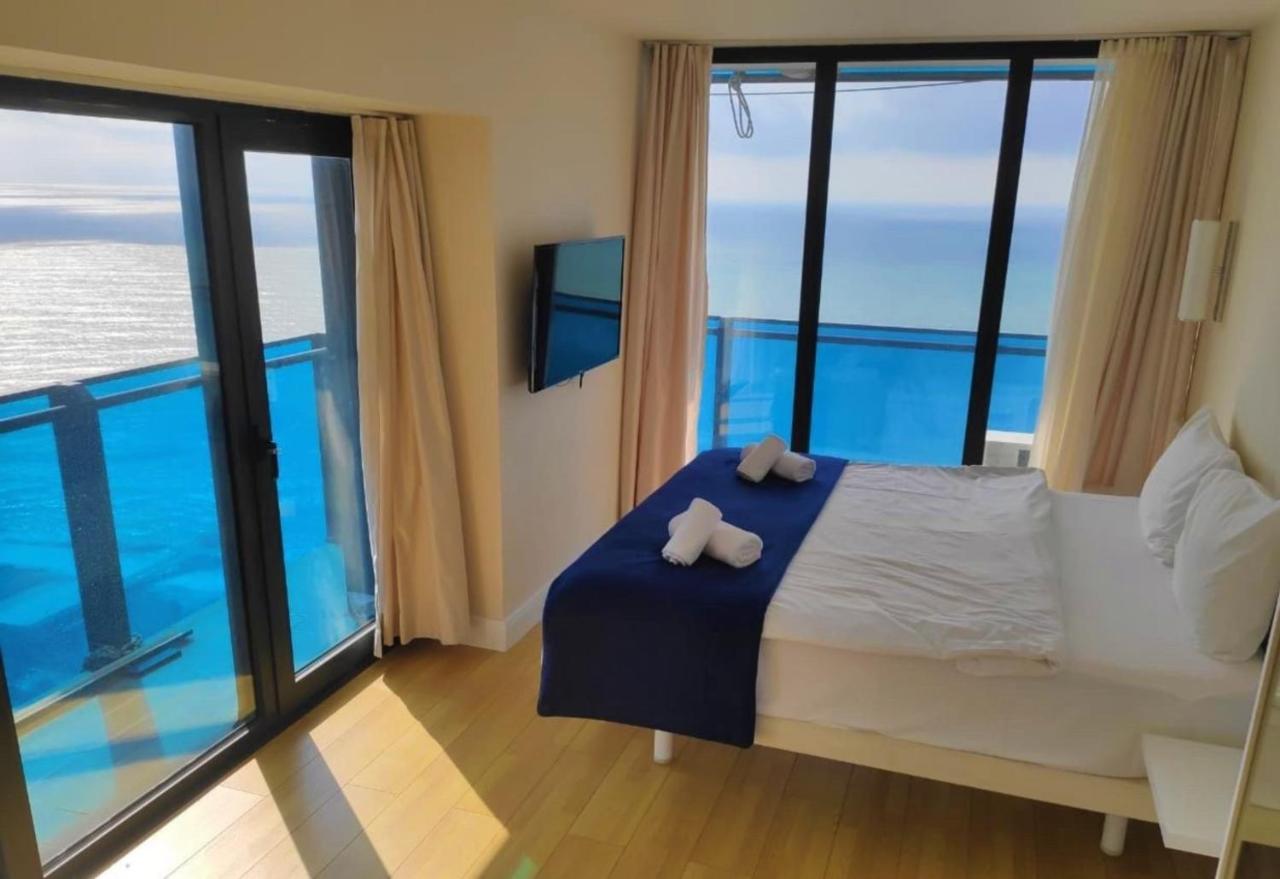 Orbi City Aparthotel Black Sea View Batoemi Buitenkant foto