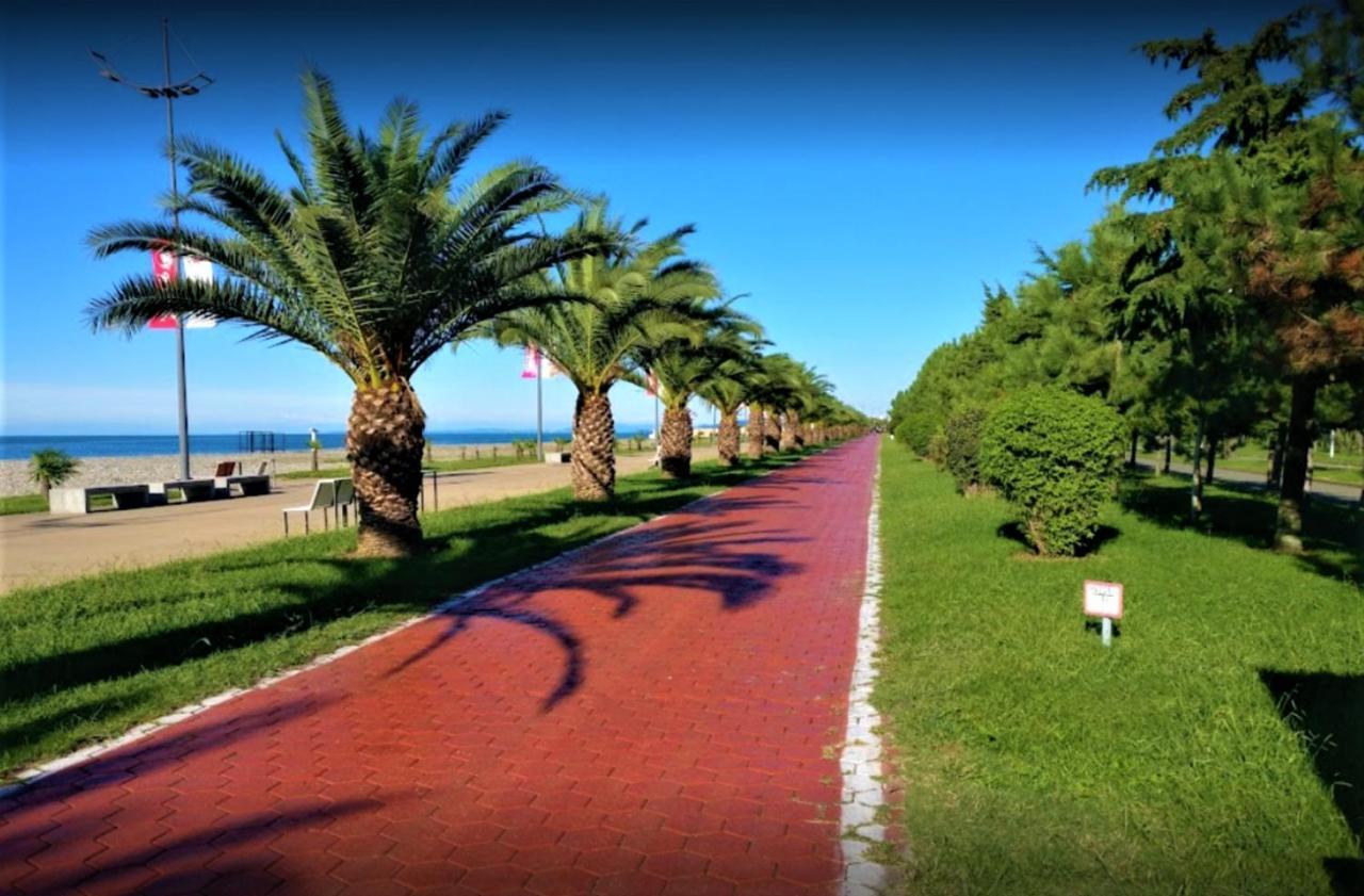 Orbi City Aparthotel Black Sea View Batoemi Buitenkant foto